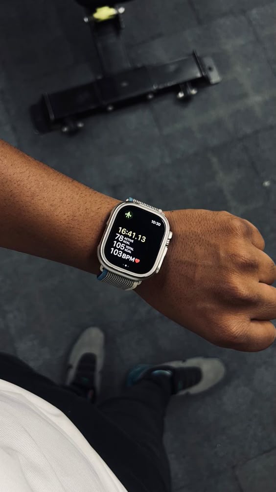 montre connecter sur bras